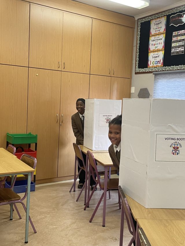 GRADE 6 DEMOCRACY 7
