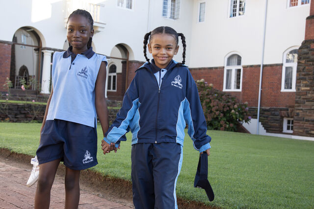 Uniform shop: opening times for 2025